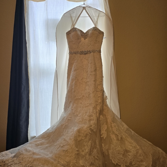 Justin Alexander Dresses & Skirts - Elegant White Lace Wedding Dress